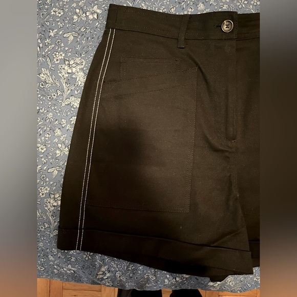 The Jane Canvas Shorts in Black size 4 - Picture 5 of 6